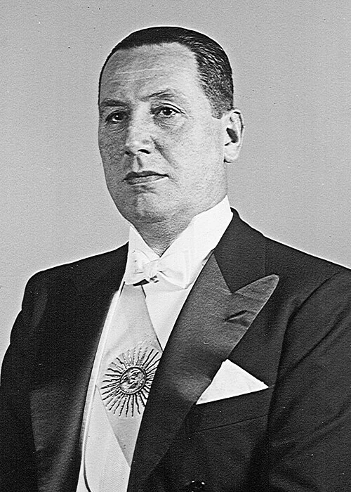 Juan Perón: The Life, Influence and Controversy of the Argentine Leader